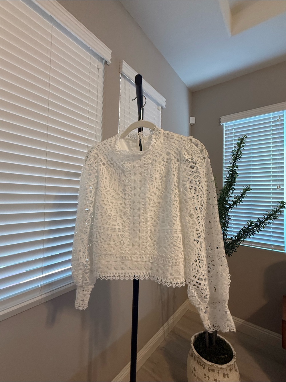 Chicwish White Crochet Lace Long-Sleeve Top